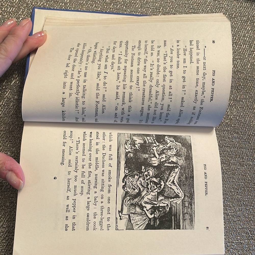 Vintage Alice’s Adventures in Wonderland and Looking Glass 1944 by Lewis Carroll - Picture 3 of 5